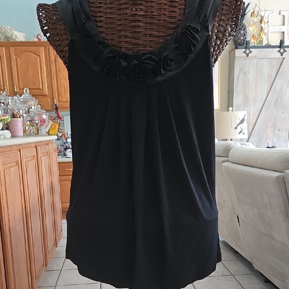 Cable & Gauge Black Ruffled Sleeveless Tank Top - Picture 3 of 13